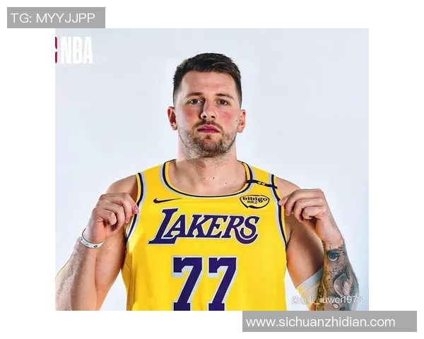 240斤胖奇化身猎豹东契奇训练引发湖人更衣室热潮詹姆斯缺席成焦点 240斤胖奇化身猎豹东契奇训练引发湖人更衣室热潮詹姆斯缺席成焦点