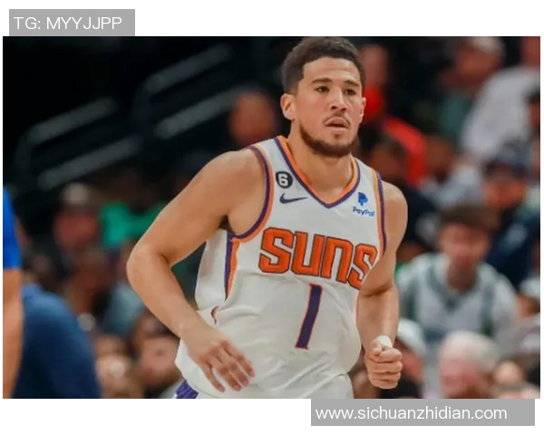 美媒:布克在万圣节当天的比赛场均砍下36分,排在历史第一 美媒:布克在万圣节当天的比赛场均砍下36分,排在历史第一