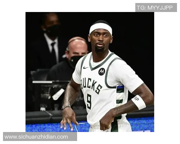 这是犯规!波蒂斯遭逼抢球出界 雄鹿挑战成功改活塞犯规 这是犯规!波蒂斯遭逼抢球出界 雄鹿挑战成功改活塞犯规