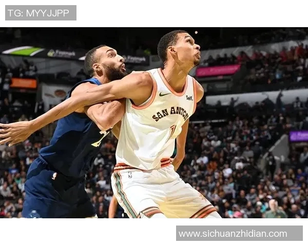 攻防建功!戈贝尔飞身送大帽 随后反击欧洲步上篮带队反超